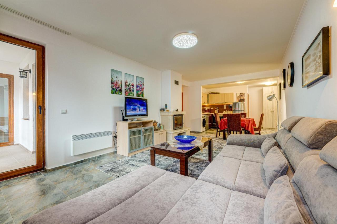 Bright And Spacious 2-Bdr Apartment With Balcony By Flat Mаnager Pamporovo Buitenkant foto